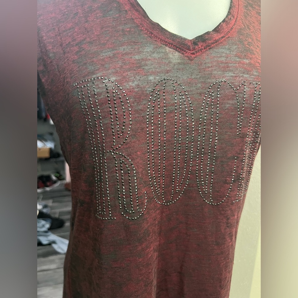 Rock & Republic “Rock” Red & Black Short Sleeve Top - Picture 3 of 9